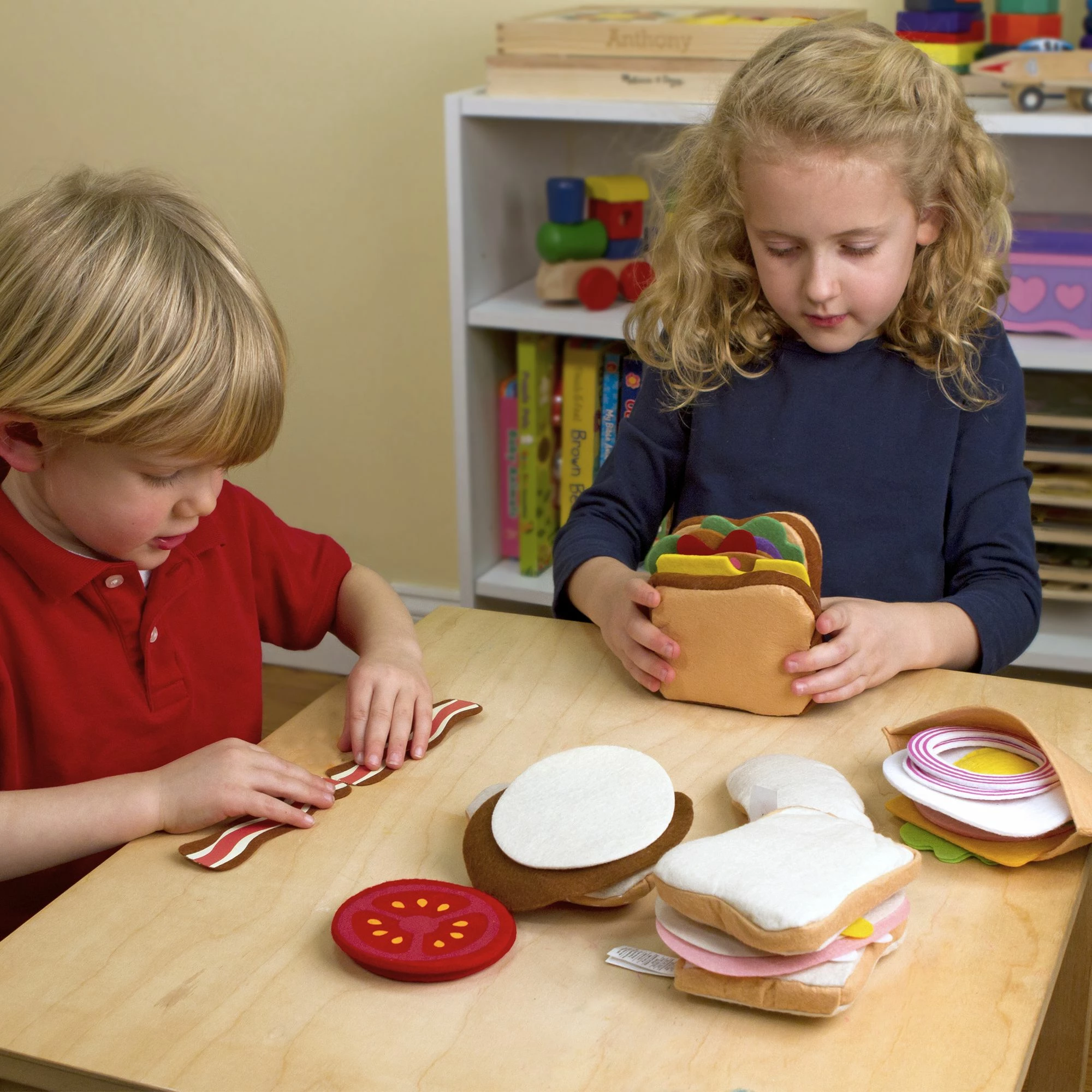 Melissa & Doug Felt Food Sandwich Set - Image 2