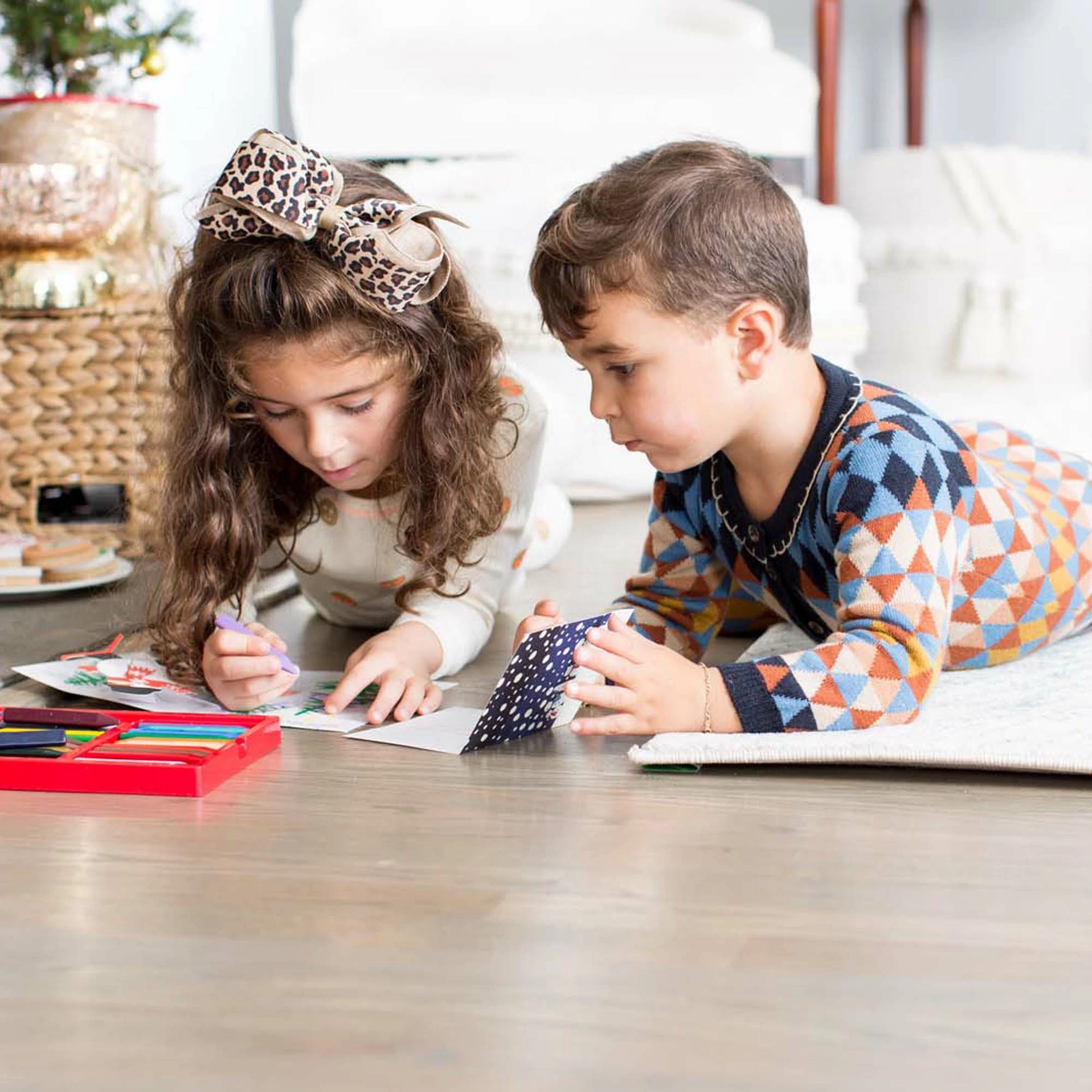 Melissa & Doug Triangular Crayon Set - 24pc - Image 5