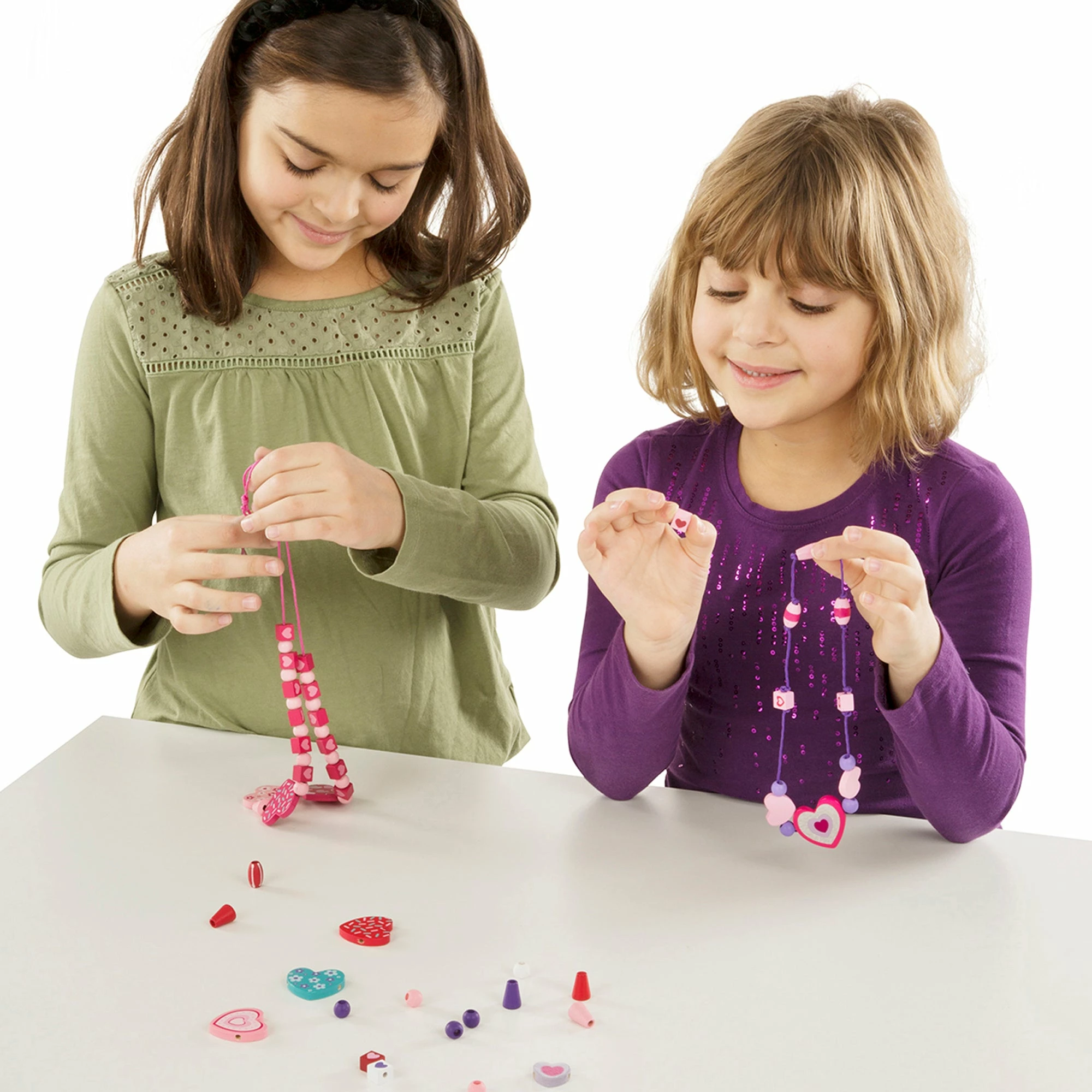 Melissa & Doug Sweet Hearts Bead Set - Image 2