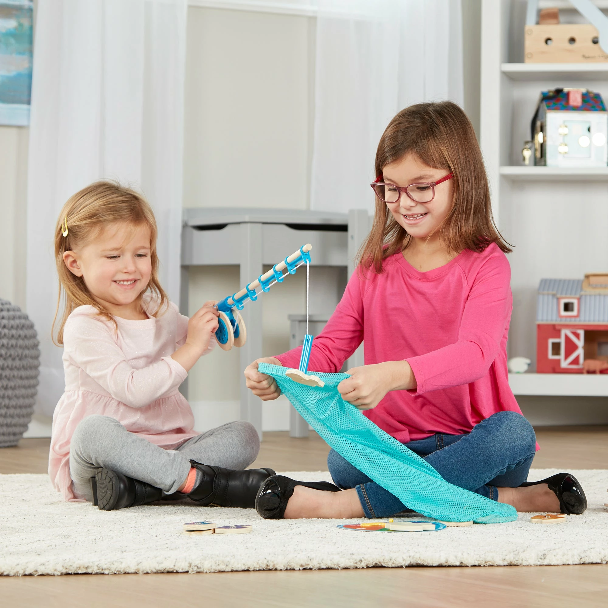 Melissa & Doug Catch & Count Fishing Game - Image 2