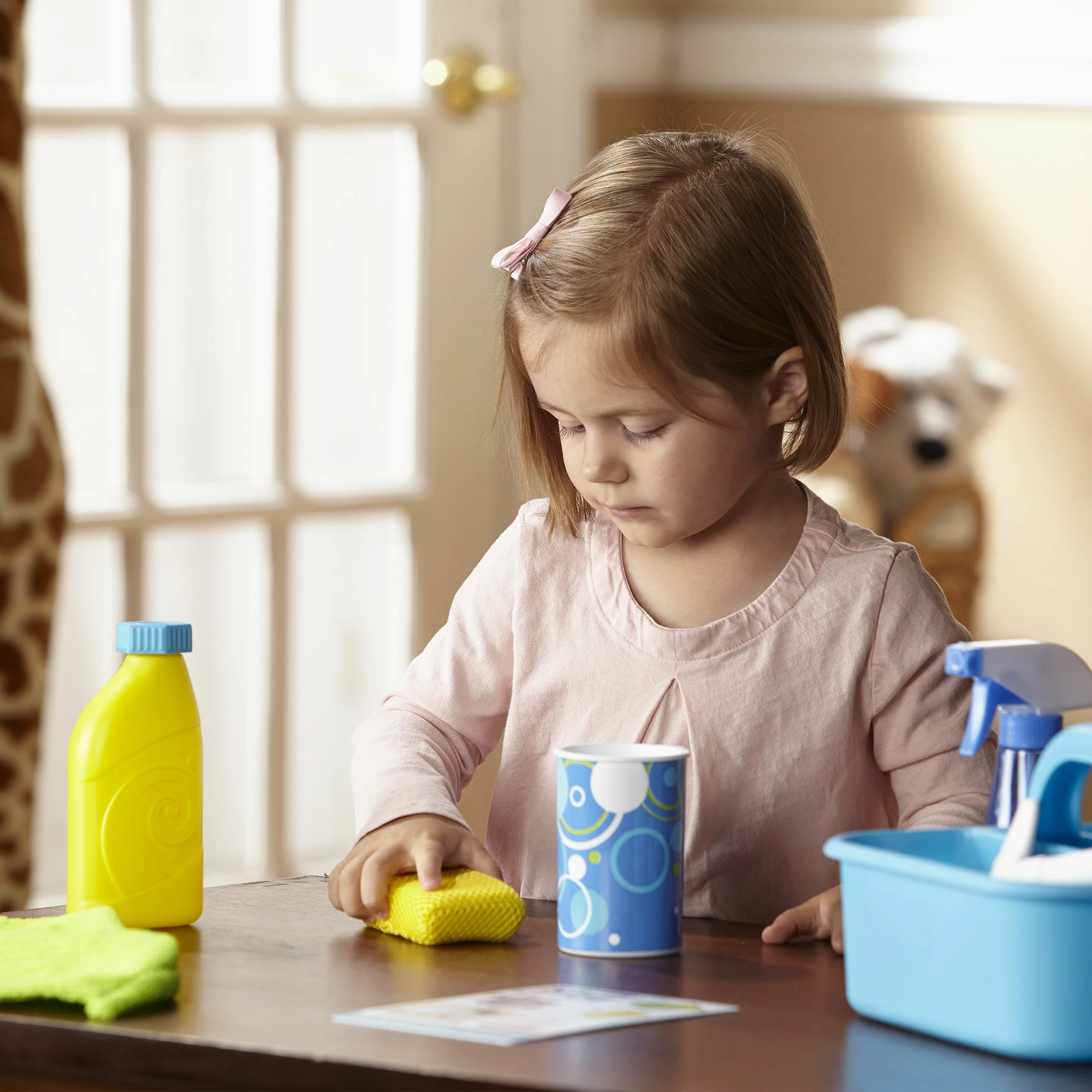 Melissa & Doug Let's Play House! Spray, Squirt & Squeegee Play Set 5 Melissa & Doug Let's Play House! Spray, Squirt & Squeegee Play Set - Image 5
